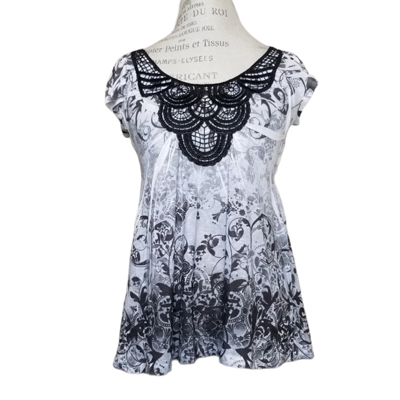 ONE WORLD Tops - ⭐LAST CHANCE SALE! ⭐$5⭐ ENERGE BY ONE WORLD BOHO TEE SHIRT STYLE ⭐CLEARANCE⭐